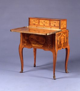 Transitional Table a la Bourgogne